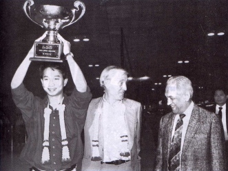 In the picture, Wattana held the 555 trophy and beside him is Tom Morran who used to be his manager.